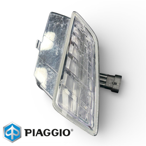 راهنما وسپا GTS & GTV 2023 keyless جلو راست اورجینال پیاجیو