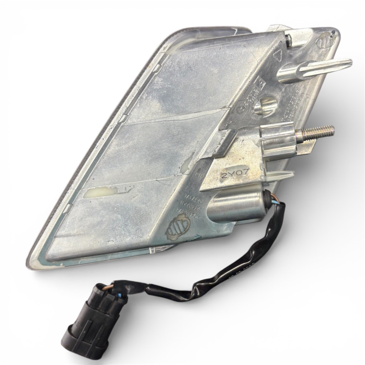 راهنما وسپا GTS & GTV 2023 keyless جلو راست اورجینال پیاجیو