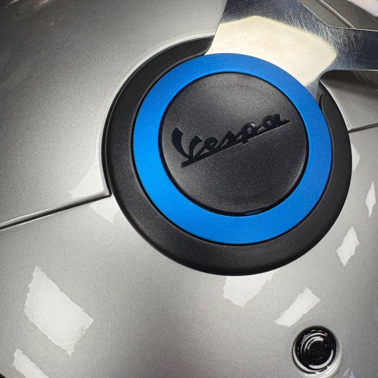 کلاه کاسکت وسپا الکتریکا نقره ای مدل VJ