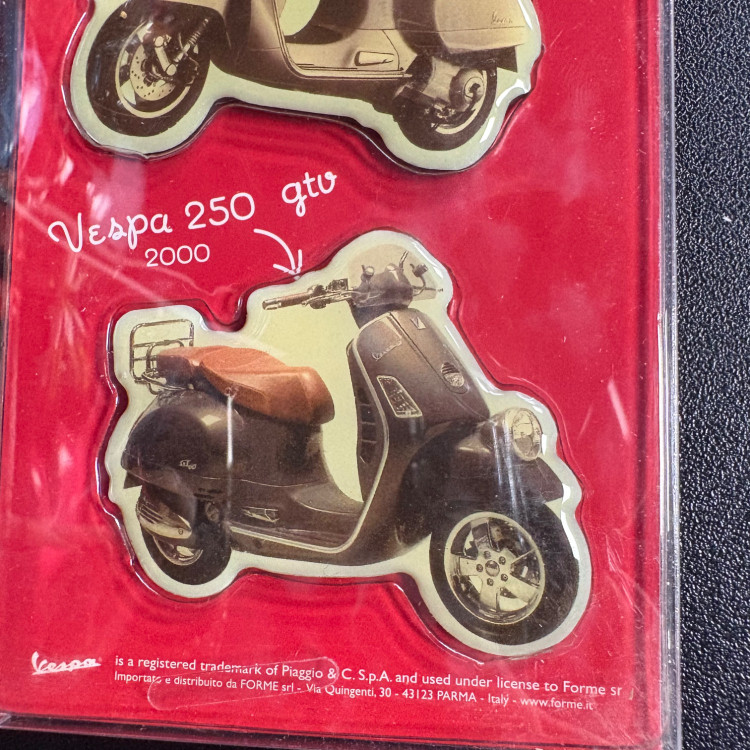 مگنت موتور سیکلت وسپا اورجینال پیاجیو