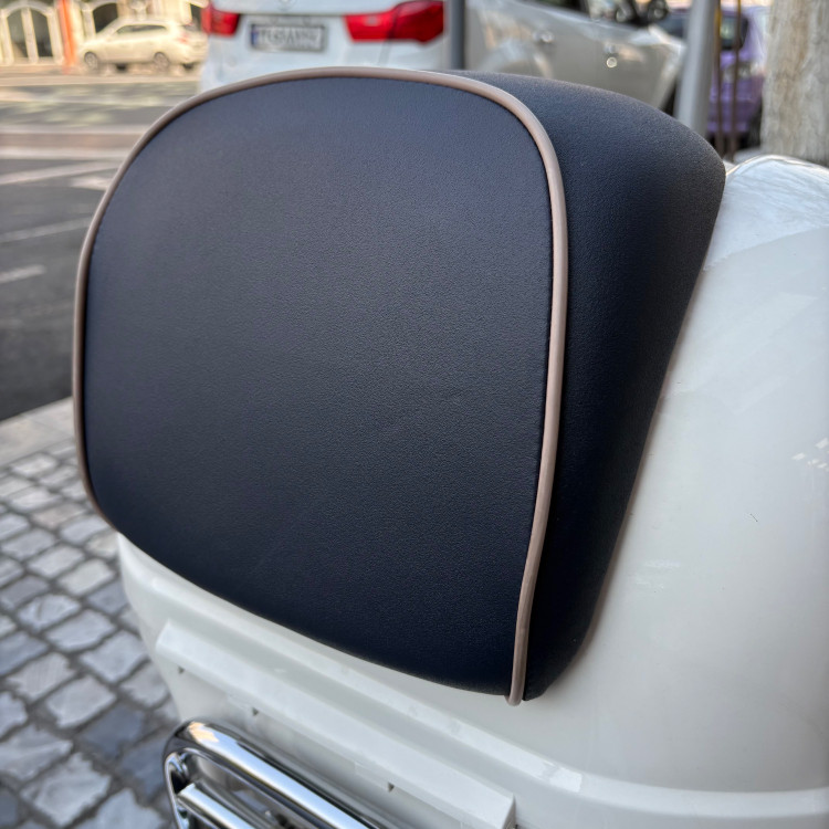 باکس سفید براق(یات کلاب)وسپا GTS اورجینال پیاجیو