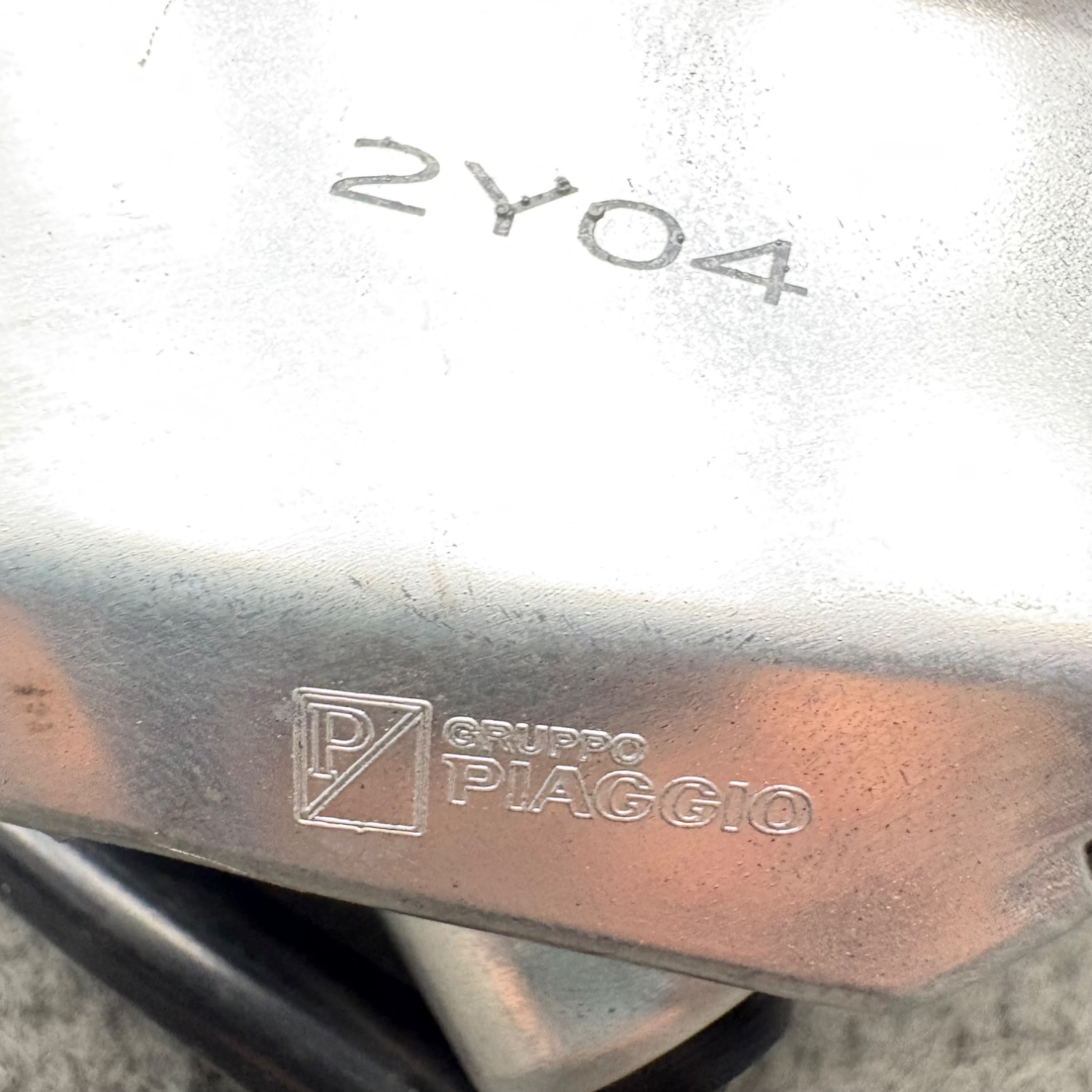تصویر راهنما عقب چپ وسپا GTS & GTV 2023 keyless اورجینال پیاجیو - وسپاهاب